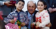 Vali Seyfettin Azizoğlu ; Kitap okuyun, Kayak yapın