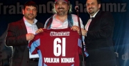 VOLKAN KONAK REST'İ CEKTİ