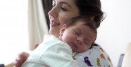 YENİ ANNELERİN REHBERİ BEBEK HEMŞİRELERİ KAYNANALARIN PABUCU DAMA ATILDI