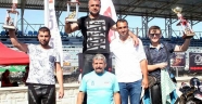Yeşil-Beyazlı Motorcular Pistlerin Tozunu Attırdı