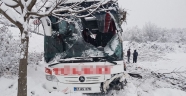 YOLCU OTOBÜSÜ KAZA YAPTI 3 ÖLÜ 25 YARALI