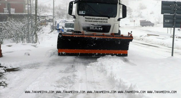 Trabzon’da kar mücadelesi çalışmalarına devam ediliyor