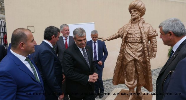 Trabzon’daki Türk-Macar Dostluk Parkı’nın Zigetvar’daki muadili törenle hizmete açıldı