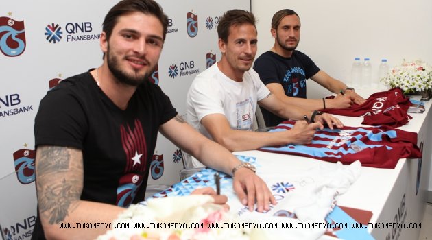 Trabzonspor'lu Yıldız Futbolcular İstanbul'da Sevenleri ile Buluştular