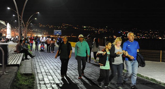  Vatandaşlar yürüyüş yoluna akın ediyor