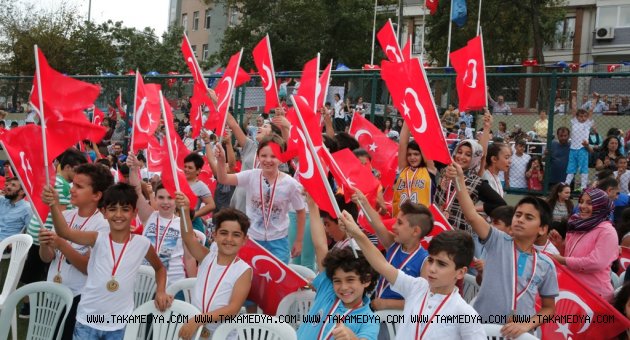 YAZ SPOR OKULLARI TURNUVALARI ÖDÜL TÖRENİ YAPILDI