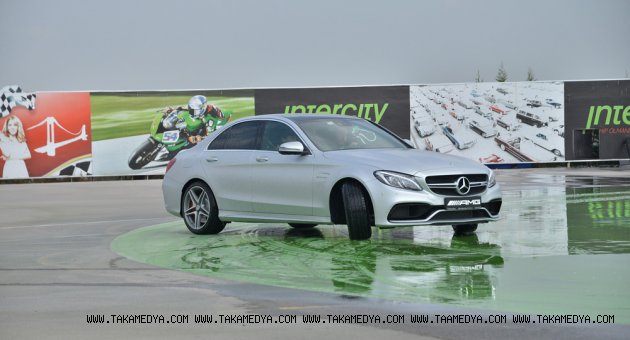 Yüksek performans ve yüksek standardın yeni adresi: Mercedes-AMG Lounge İstanbul